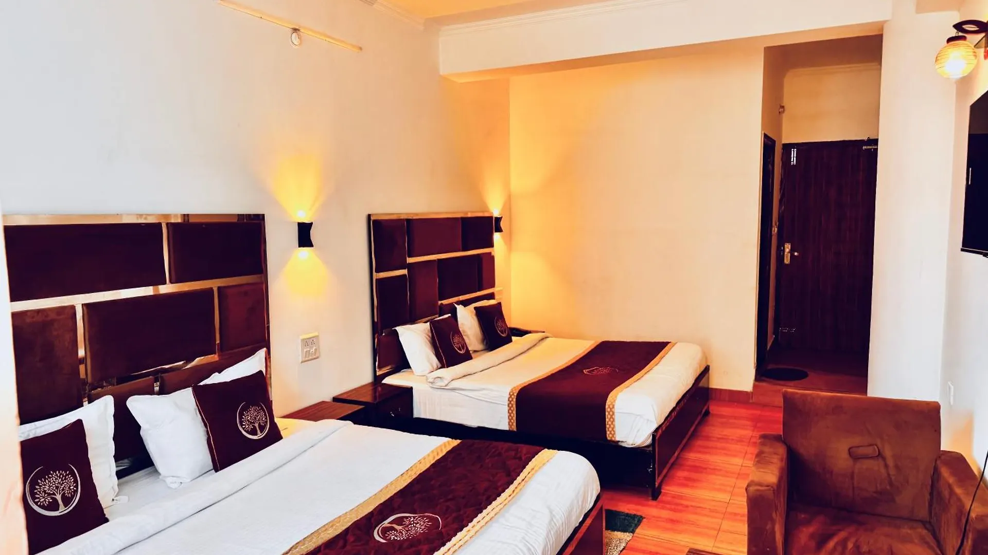 Mountain River Valley Resort Udajpur Hotel